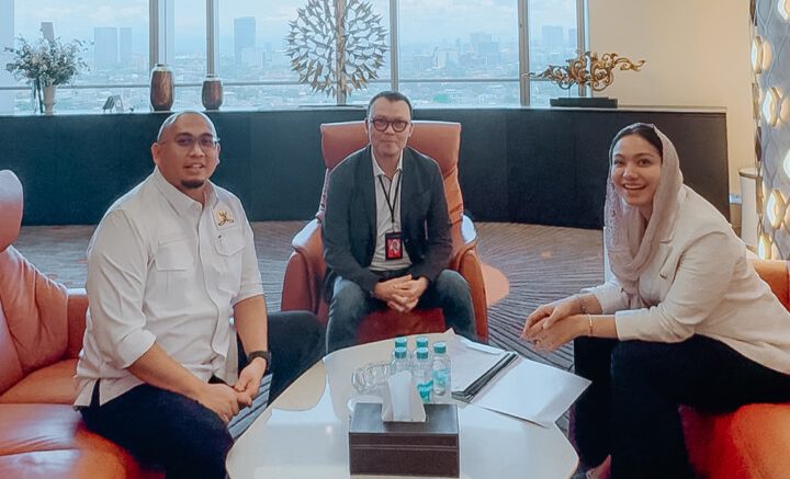 Andre Rosiade Fasilitasi Pertemuan Bupati Dharmasraya dengan Dirut Telkomsel Bahas Pembangunan BTS